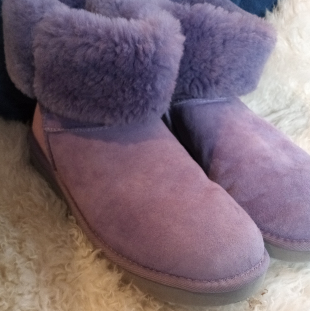Women's Ugg, purple.